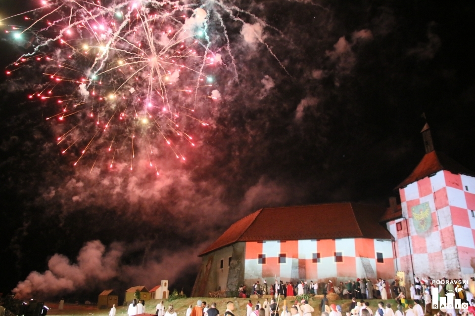 Legenda o Picokima okupila rekordan broj sudionika i publike, scenski prikaz pratio i Andrej Plenković