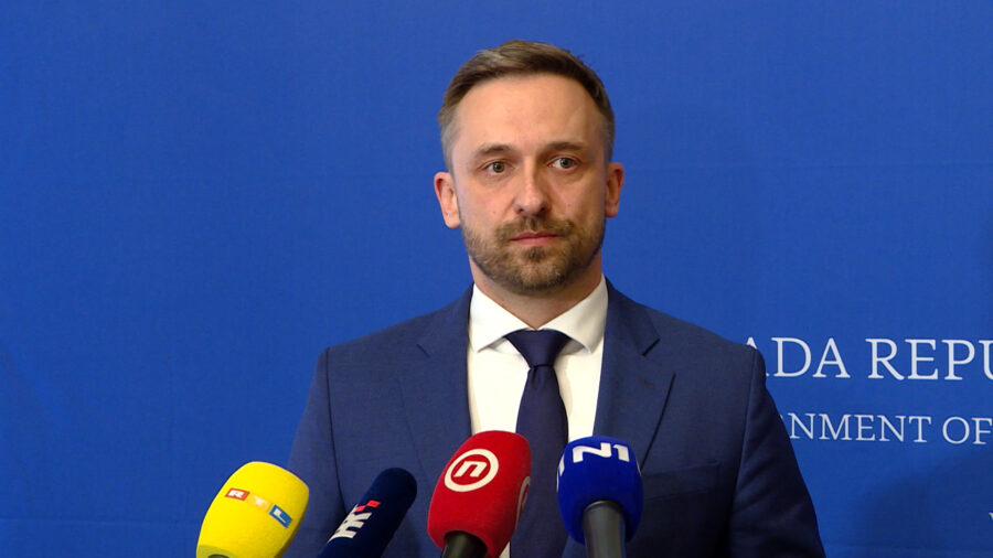 Ministar Piletić; “Novim zakonom riješit ćemo problem niskih plaća u državnim i javnim službama”