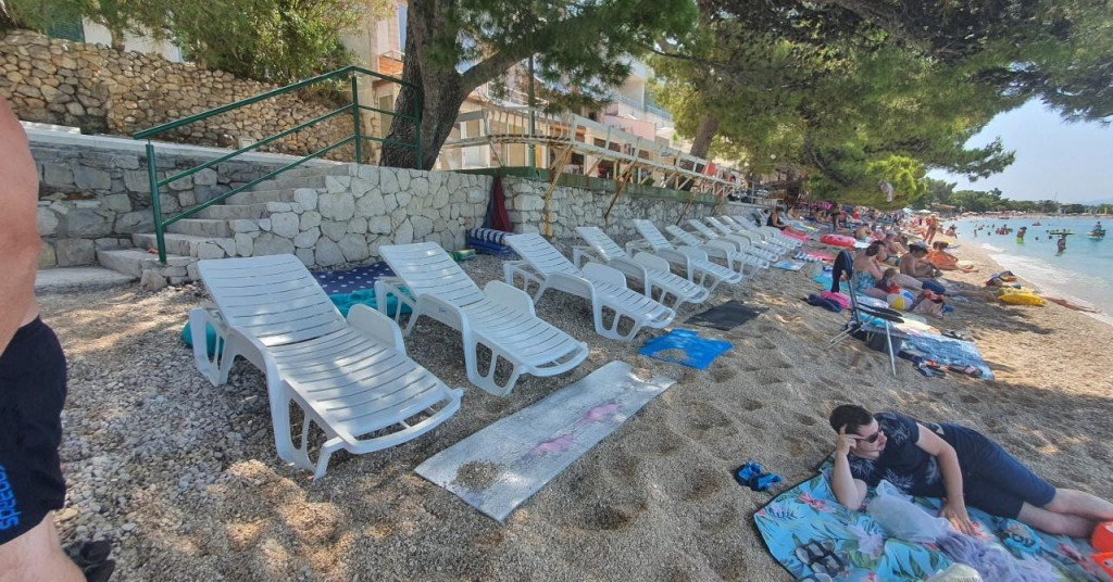 Pomaknuli praznu ležaljku pa ih zasuo salvama uvreda i psovki: ‘J**e mi se za vas i Općinu!‘