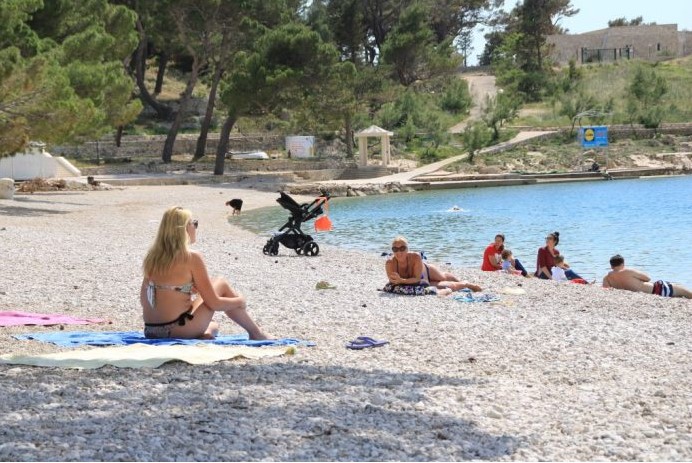 Temperature do 35 stupnjeva, i dalje opasnost od toplinskog udara