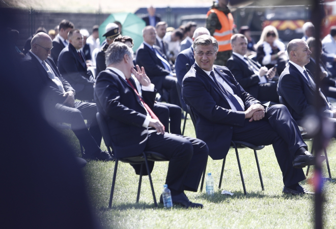 (UŽIVO) SREDIŠNJA PROSLAVA OLUJE U KNINU: Milanovićev govor isprekidan pljeskom, Plenković poslao Srbiji jasnu poruku!