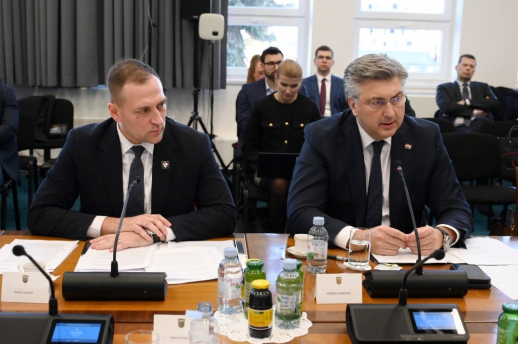 Zviždač razotkrio pozadinu novog ministra: ‘Iz interesa se povezao s tajnicom SNV-a’