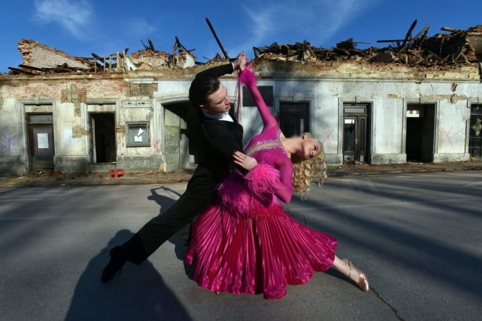 Petrinja: Pjesmom, glazbom i plesom u inat!