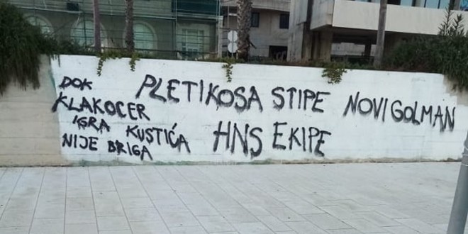 Po Splitu osvanuli uvredljivi grafiti na račun Stipe Pletikose