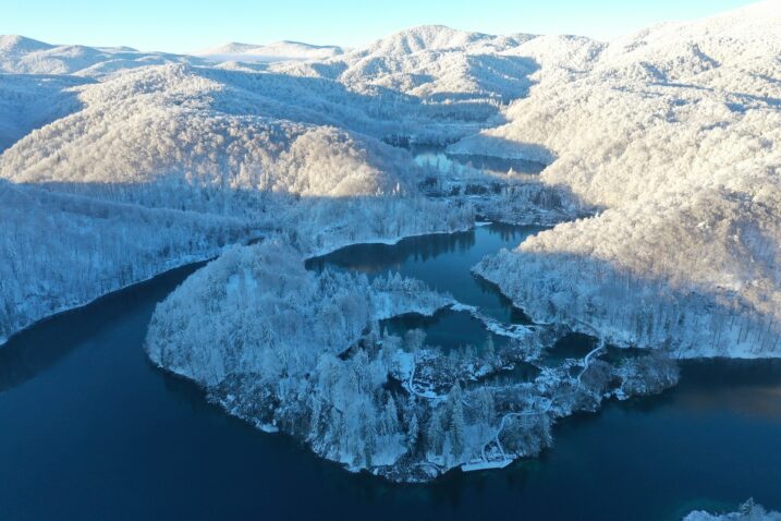 Pogledajte ledenu bajku na Plitvicama