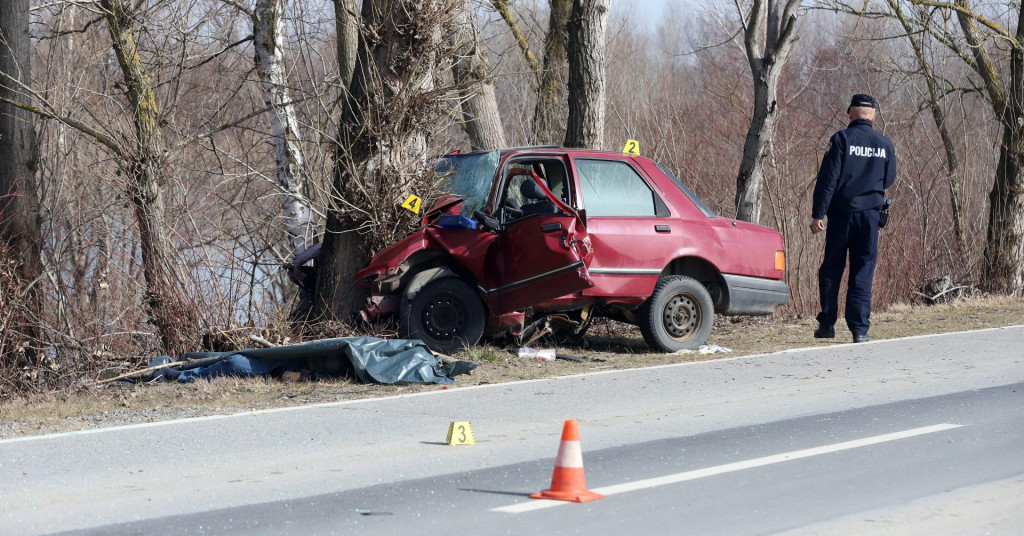 Vozač poginuo nakon što se zabio u stablo, navodno mu je pozlilo: Na istoj cesti stradao je i njegov brat (VIDEO)