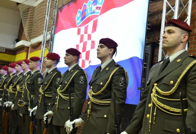 POČASNO-ZAŠTITNA BOJNA  Ova bojna zadužena je za zaštitu samo jednog Hrvata, evo o kome je riječ