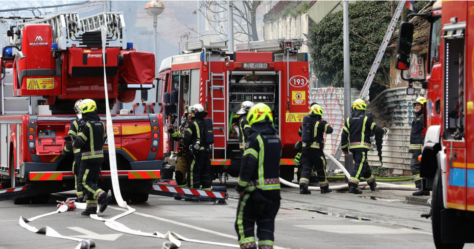 Uhićen mladić (27) zbog izazivanja dva požara: Podmetnuo vatru, sakrio se pa gledao vatrogasce