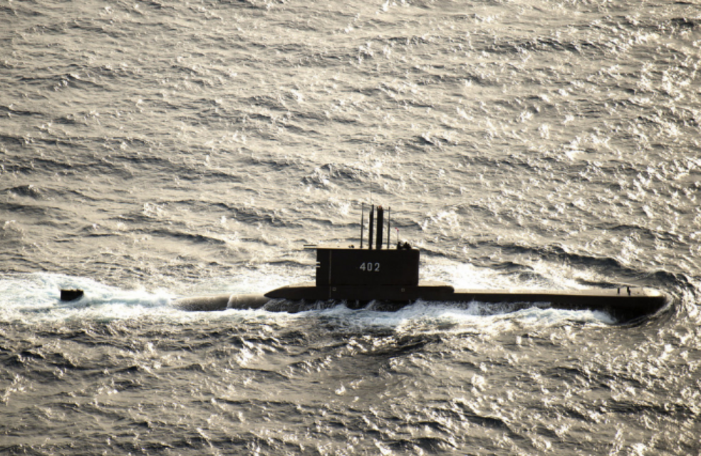 PRAVA HAVARIJA: Još uvijek se traga za nestalom podmornicom s 53 člana posade. Uočena je naftna mrlja na površini mora