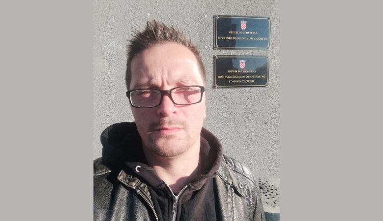 NE PUŠTAJU GA NA POSAO BEZ COVID-POTVRDE! Učitelj počinje štrajk glađu ispred ministarstva