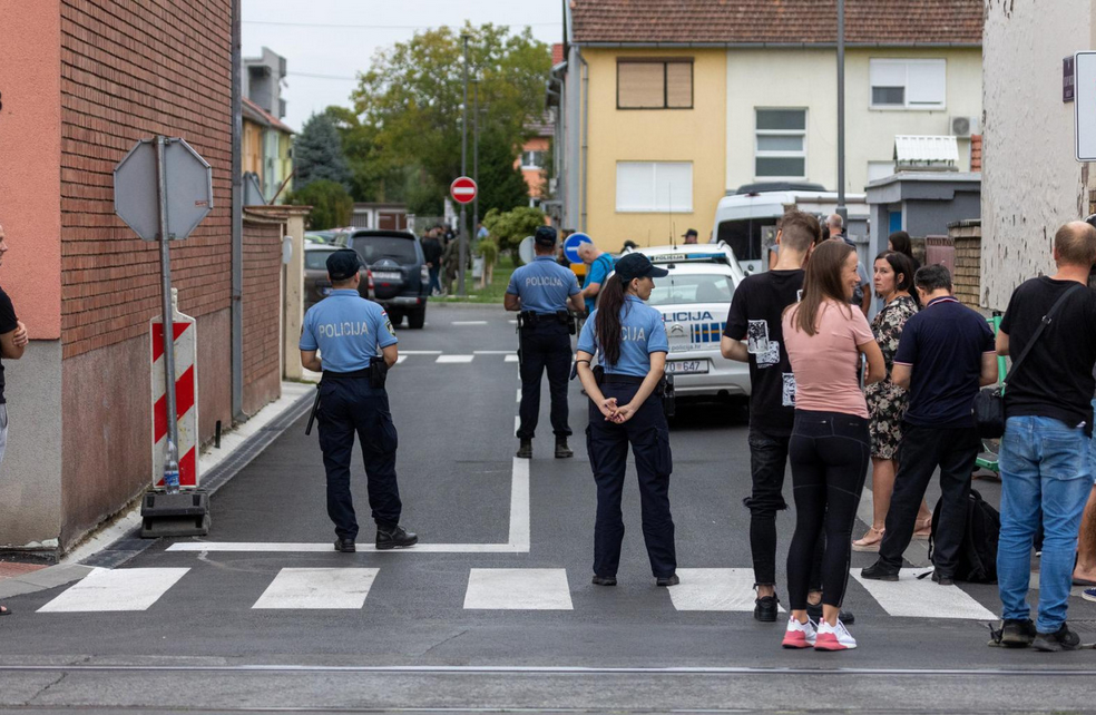 SAMOBORU! Stanari hitno evakuirani: ‘Rupa se širi, vide se kanalizacijske cijevi’