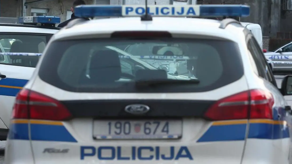 Kod Pleternice našli stotinjak migranata u kamionu, policija uhitila vozača i suvozačicu