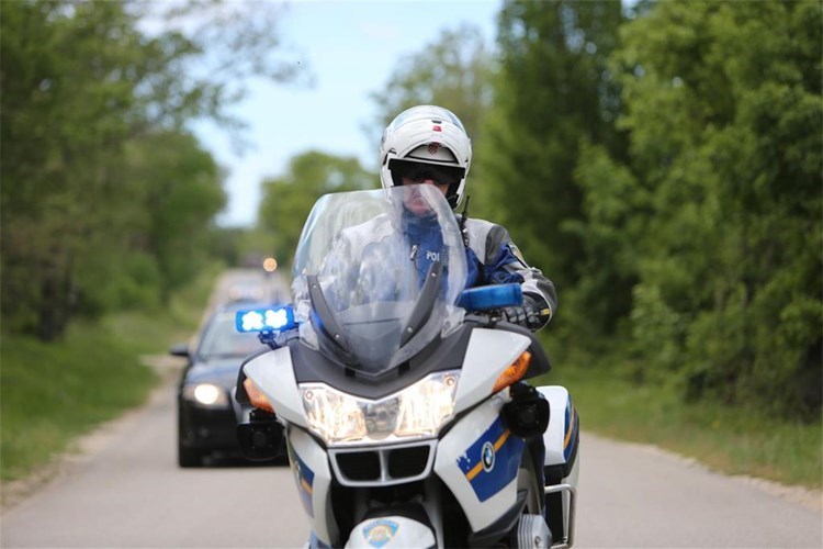 Od sutra prestaje obveza korištenja dnevnih svjetala, no to ne vrijedi za sve