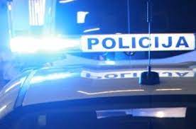 Požar u Rovinju: Izgorjeli automobil i motocikl načelnika policije, plamen se proširio na susjedno vozilo