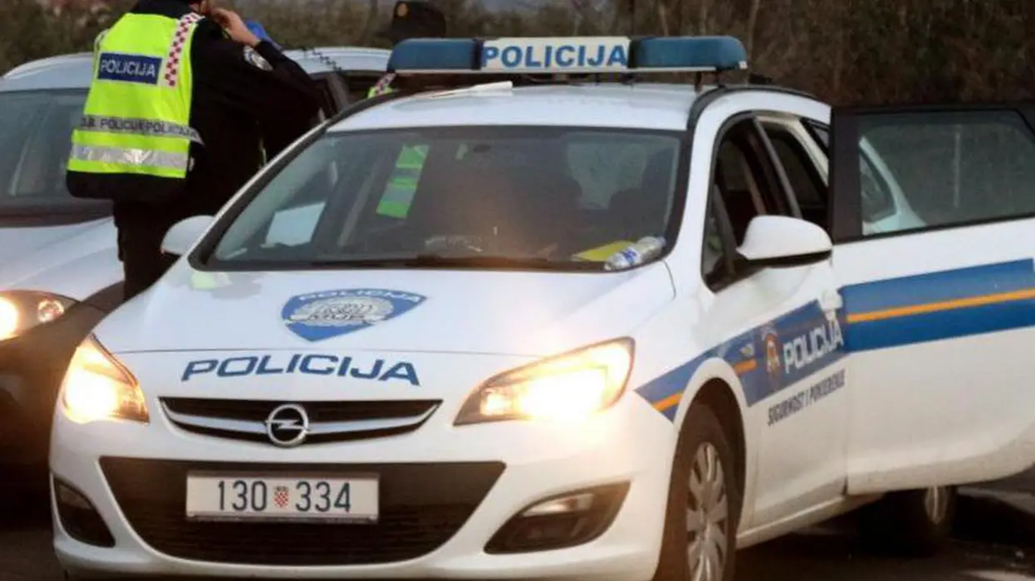 Nezgoda u Lici: Ostavila konja bez nadzora, a on izašao na cestu i uzrokovao prometnu