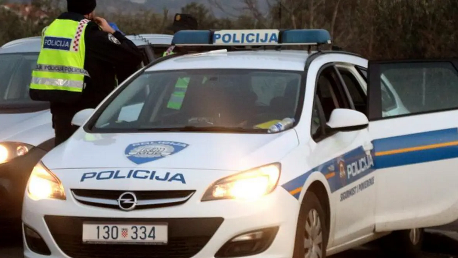 Potjera u Gorskom kotaru: Bježao i probio rampu, pa pao u provaliju. Jedan čovjek mrtav