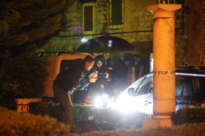 NAPAD U KAŠTELIMA  Splitska bolnica objavila u kakvom su stanju ljudi koje je pištoljem i sjekirama napao rastrojeni muškarac