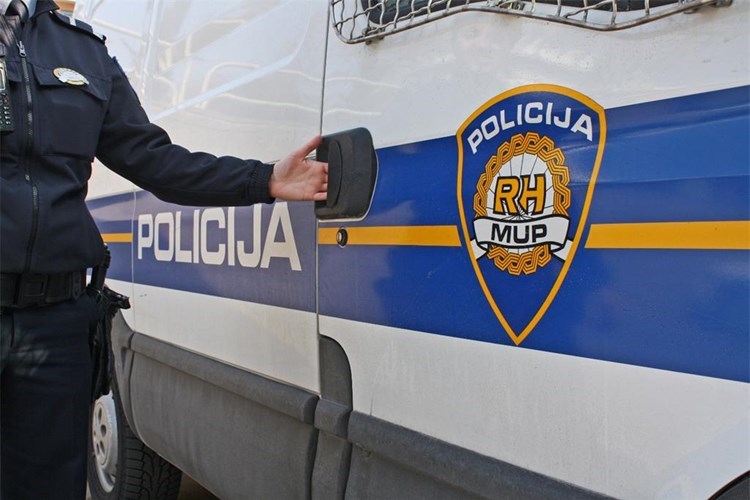INCIDENT U ŠKOLI ‘Dogodit će vam se Beograd!‘ Ljutiti roditelj prijetio nastavnici u zagrebačkoj školi, policija pretražila učenikov dom