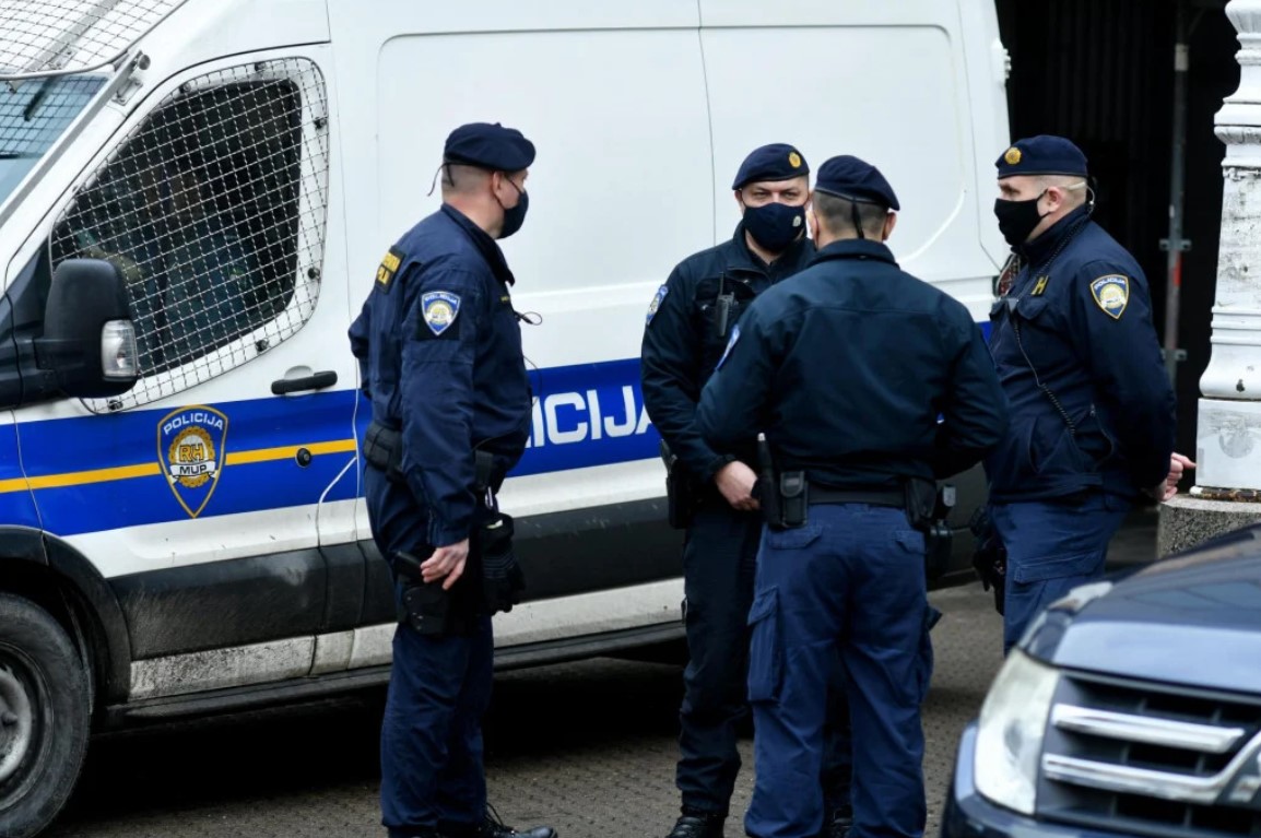 Policija imala pune ruke posla kod Drniša: sukob radnika iz BiH, dvoje dobilo kaznene prijave za prijetnje smrću i krađu