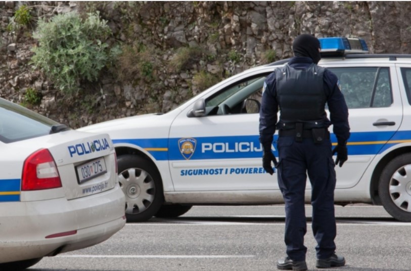 TRAGEDIJA NA HRVATSKIM CESTAMA: Automobil sletio s kolnika! Poginuo vozač