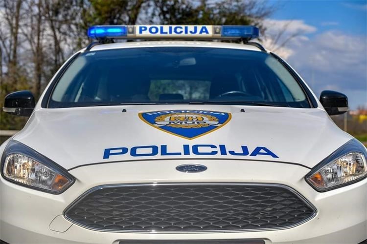U stanu u Splitu pronađena mrtva osoba, tragovi upućuju da se radi o ubojstvu