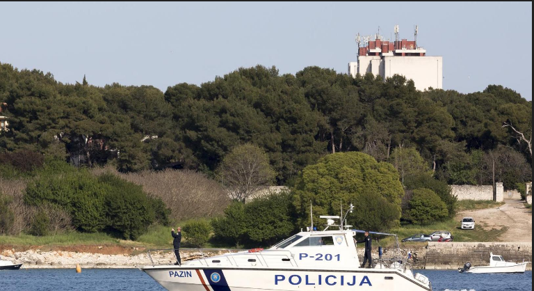 Policija u moru pronašla automobil, u njemu mrtvo tijelo. U tijeku je očevid