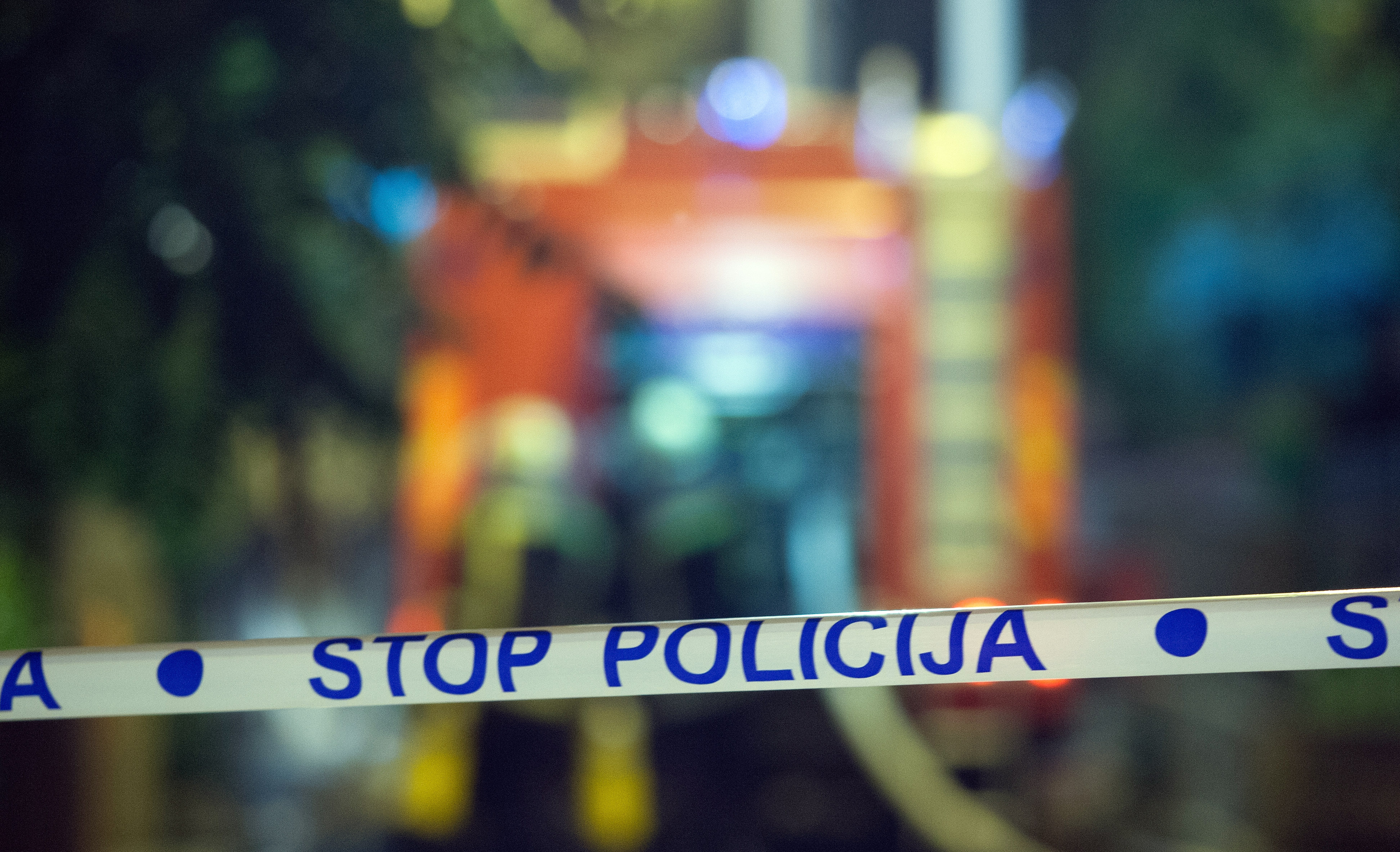 DERALI RAFALE IZ STROJNICE U NEDJELJNU VEČER! Ekipa se slaveći ‘zaigrala’, a onda šok: Policiji se pred očima ukazao čitav arsenal oružja