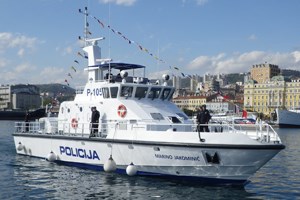 Horor na Jadranu: Dečko iz Zagreba skočio u more i nestao, traže ga satima