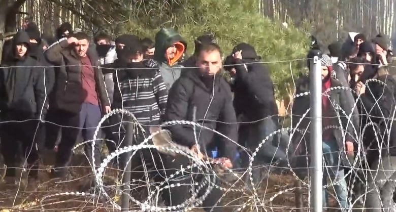 Potpuni kaos: Migranti probili ogradu i ušli u Poljsku
