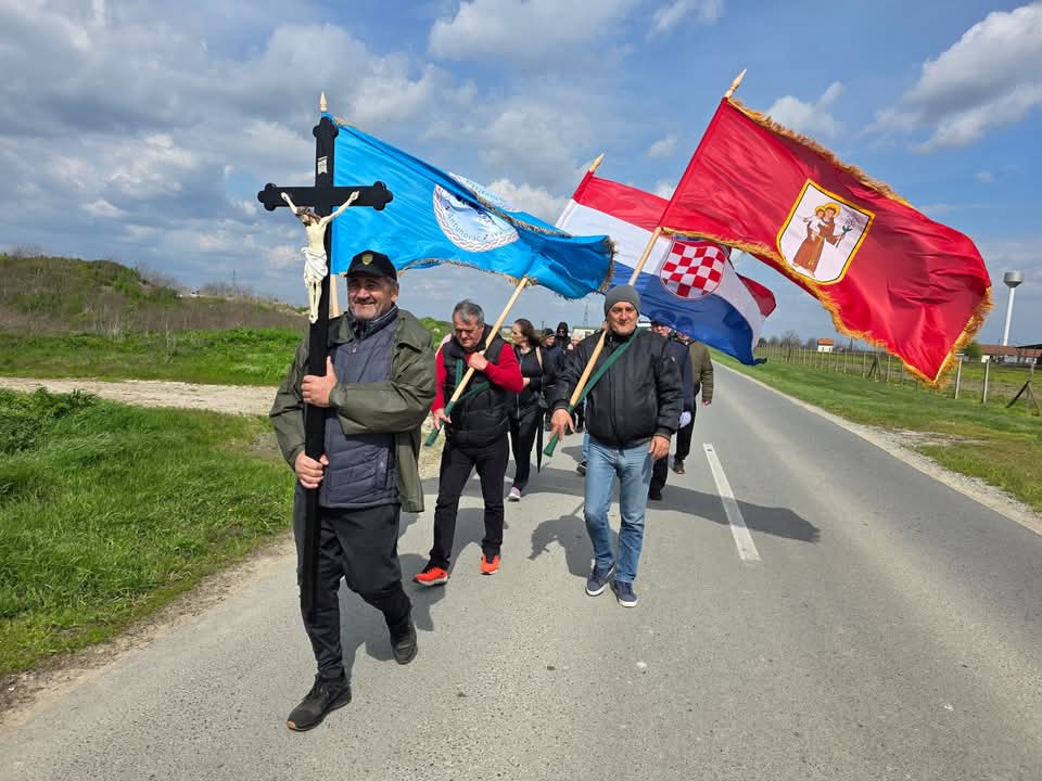 “Putevima heroja” – Križni put kroz Ivanovac, Laslovo, Orlovnjak, Ernestinovo i Antunovac: Snaga molitve i sjećanja na poginule branitelje