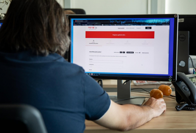 OD PONEDJELJKA POPISIVAČI KUCAJU NA VRATA! Evo kako ćete razlikovati prave popisivače od prevaranata