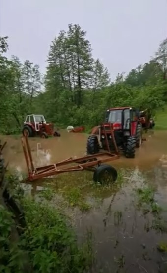 Poplavljena Banovina: 'Uza sve probleme, sad imamo još i ovaj. Nas više nitko ne gleda, navikli smo'