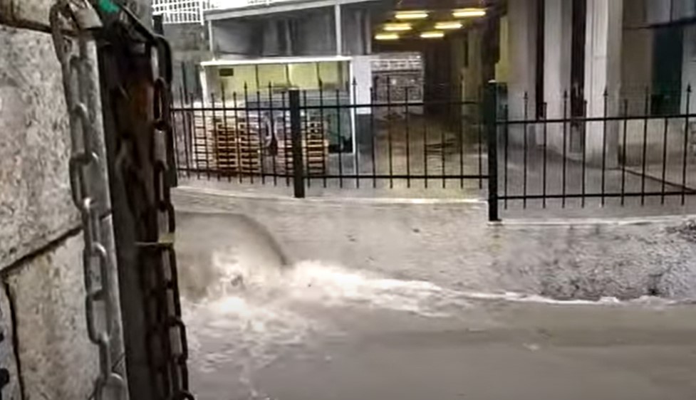 PRIJETE POPLAVE, A U JEDNOM DIJELU HRVATSKE PADA I SNIJEG: Pala je obilna kiša. Na povratak proljeća morat ćemo pričekati do utorka