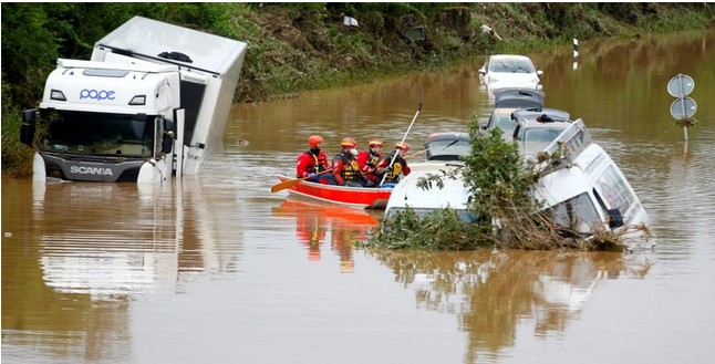 Više od 150 mrtvih u poplavama, brojni se vode kao nestali