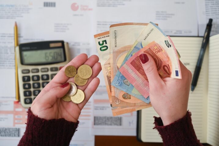 PRIJAVA POREZA  Većina zaposlenih u privatnom i državnom sektoru ne treba podnositi poreznu prijavu, evo zašto