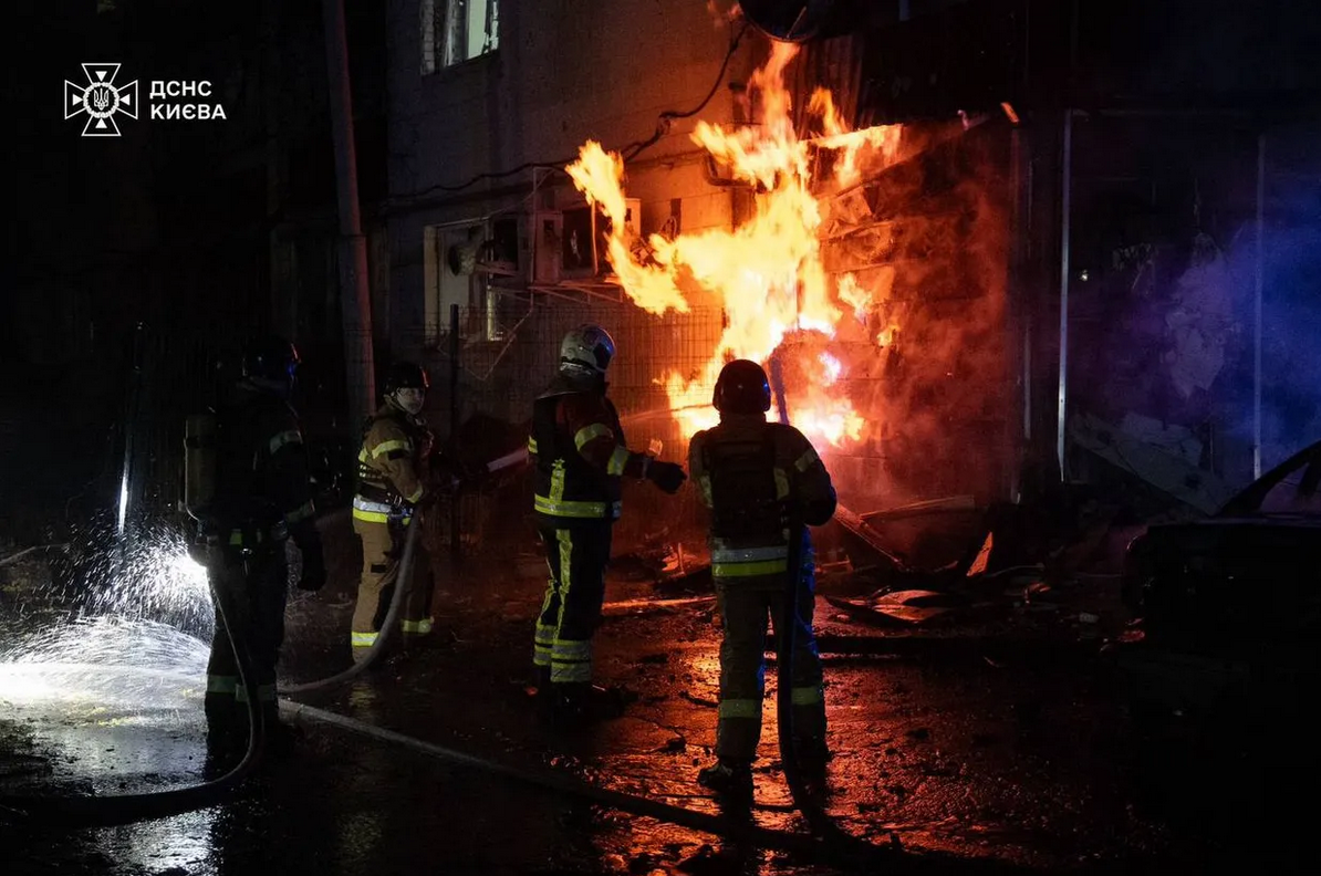 Devet ozlijeđenih u novom ruskom napadu na Kijev: Dronovi izazvali požare u stanovima i oštetili dječji vrtić