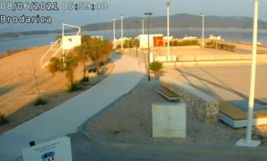 VIDEO Nadzorne kamere snimile trenutak potresa kod Šibenika