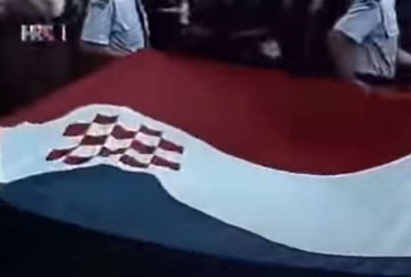 20. lipnja 1990. – podignut hrvatski barjak pred Hrvatskim saborom