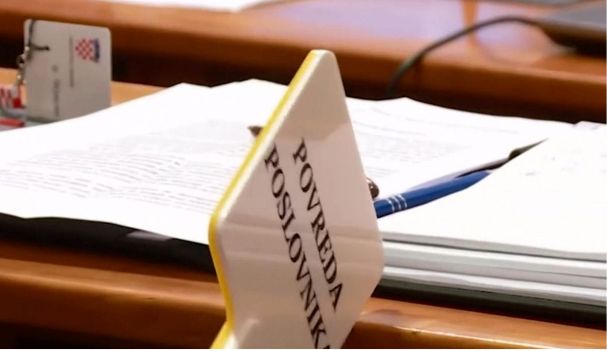 Povreda poslovnika, gospodine predsjedniče!