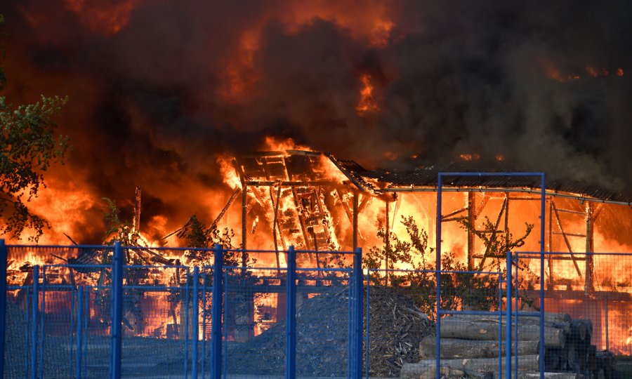 Požar u staračkom domu: Dva štićenika smrtno stradala, jedan u bolnici, 19 evakuirano