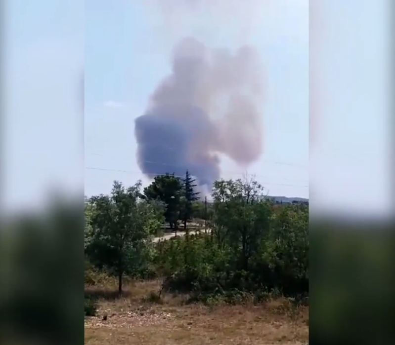 VELIKI POŽAR KRAJ BENKOVCA: Ugrožene su kuće, sve vatrogasne snage su na terenu