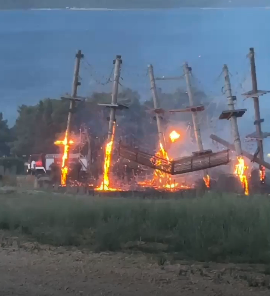 Veliki požar iznad Bola: Evakuirani hotel i kamp, objekti obranjeni unatoč jakoj buri