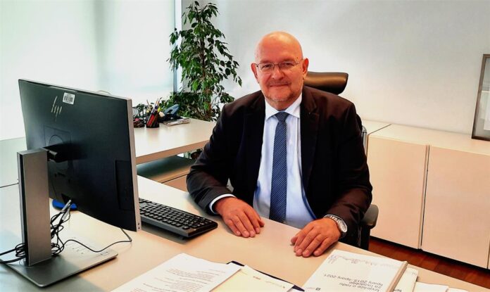 POSLJEDNJI POTEZ SMIJENJENOG ŠEFA HOLDINGA: Prije odlaska direktorima je udvostručio plaće