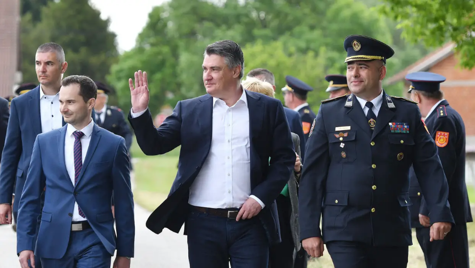 Milanović na Mirogoju položio vijence za Dan Hrvatske vojske