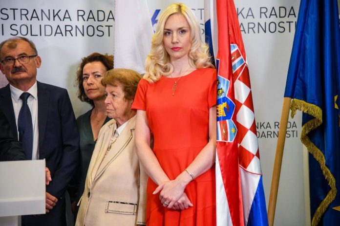 TEŠKI DANI NATALIJE PRICE: Ne priča s puno ljudi, zabrinuta je zbog istrage