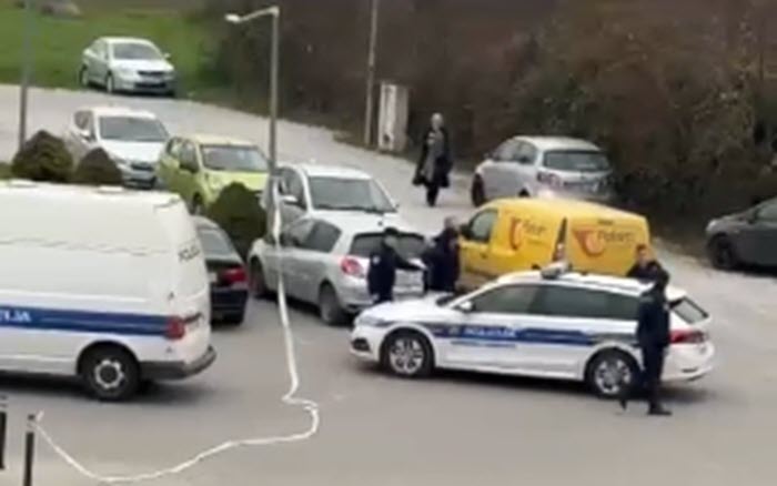 Maskirani razbojnik opljačkao poštu u Gornjem Stupniku, slučajni prolaznik spriječio bijeg