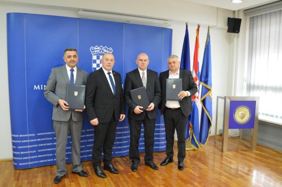 Potpisani Ugovori za projekte sufinanciranja izgradnje, postavljanja ili uređenja spomen-obilježja žrtvama stradalim u Domovinskom ratu