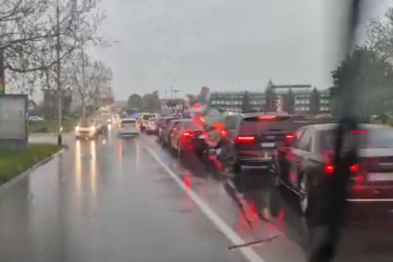 VIDEO Osječka Hitna pomoć s policijskom pratnjom jurila do Zagreba kako bi spasili život djeteta