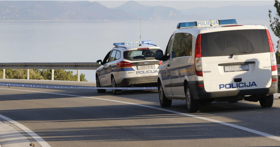Stravična nesreća na Korčuli: Poginuo mladi policajac izvan službe, jedna osoba teško ozlijeđena