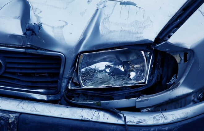 STRAVIČNA SMRT MLADIĆA U TRNJANIMA: Izletio s ceste, udario u stablo pa u objekt vodocrpilišta